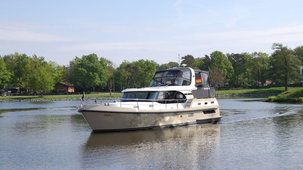 Jetten 38 AC "Filius" mieten bei Yachtcharter Werder