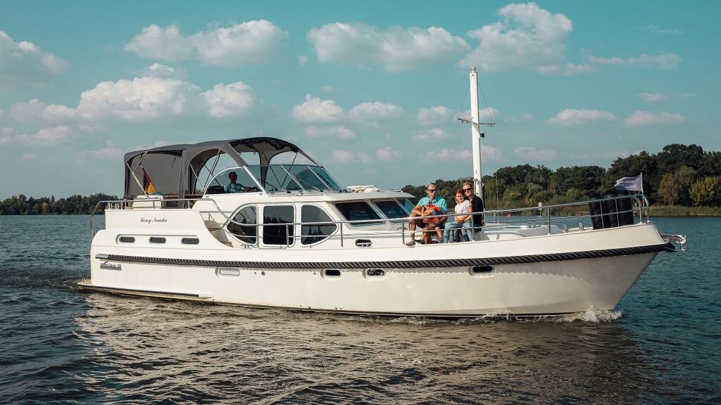 ABIM-Classic 128 "Romy-Namika" mieten bei Yachtcharter Werder