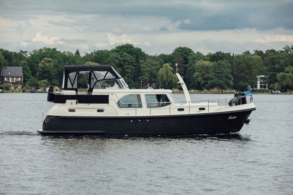 Jetten 37 AC "Frida" mieten bei Yachtcharter Werder