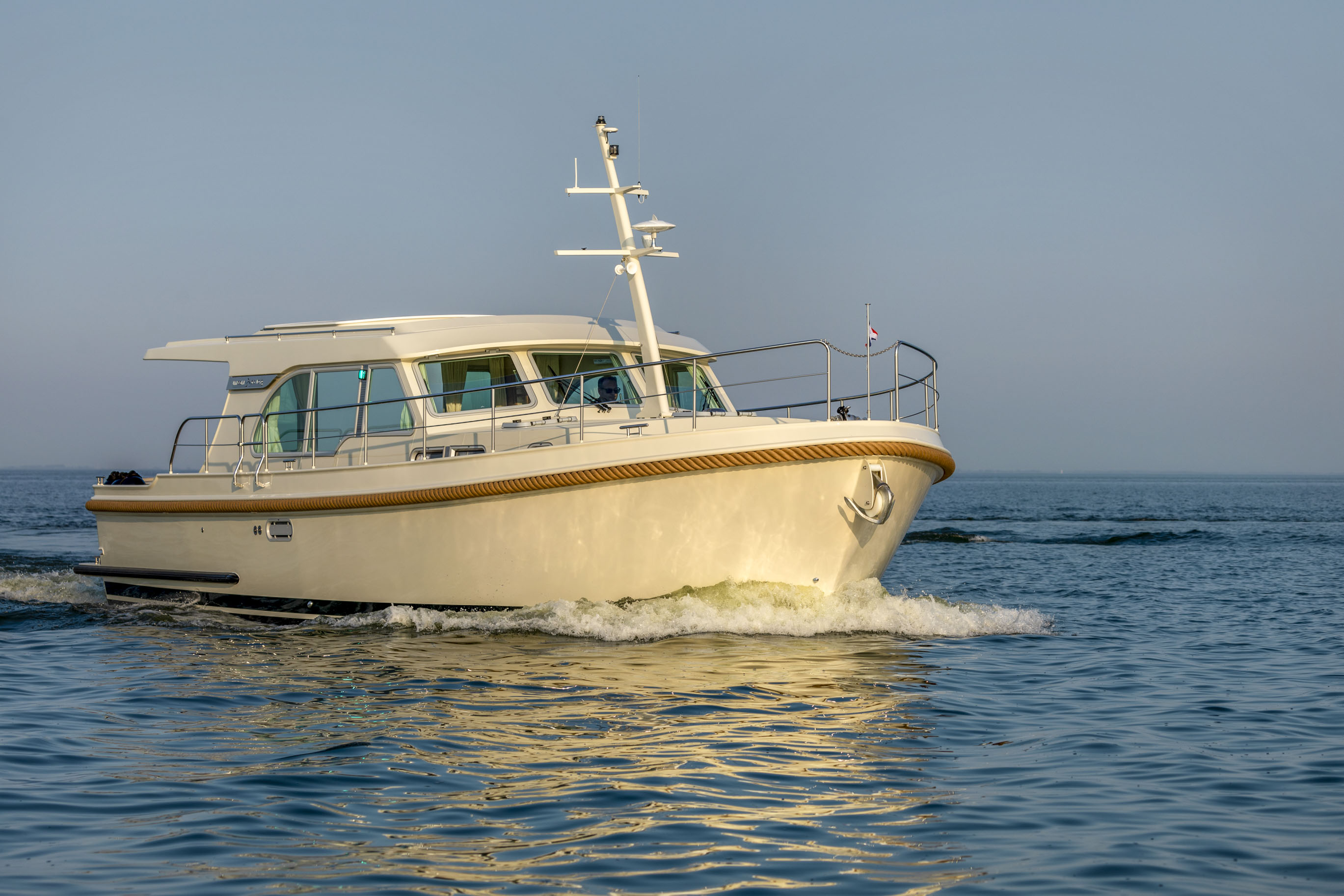 Linssen GS 40.1 Sedan "Viridis" mieten bei Yachtcharter Werder