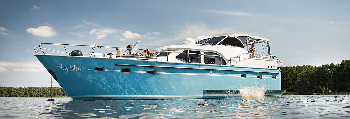 Sky Blue - M-Retro 140 Pool mieten bei Müritz-Yacht-Management