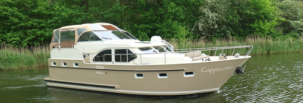 Cappuccino - M-Retro 120 mieten bei Müritz-Yacht-Management
