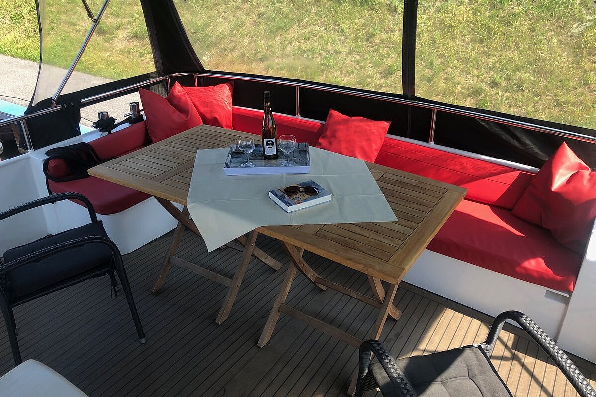 Hope - M-Retro 130 mieten bei Müritz-Yacht-Management