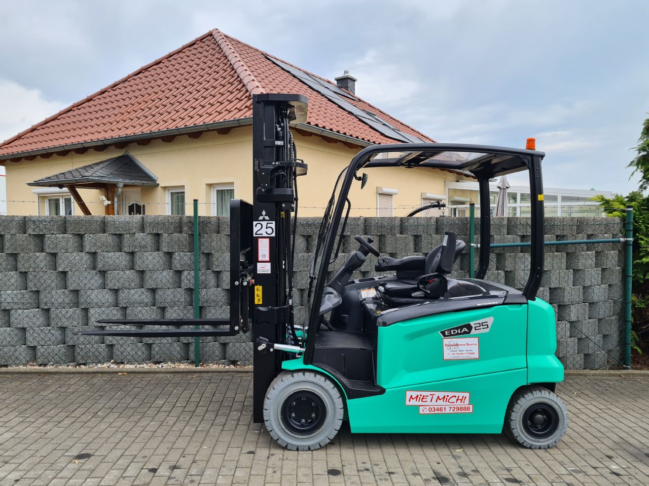 Mitsubishi FB25N-80E mieten bei Stapler-Service Schütze