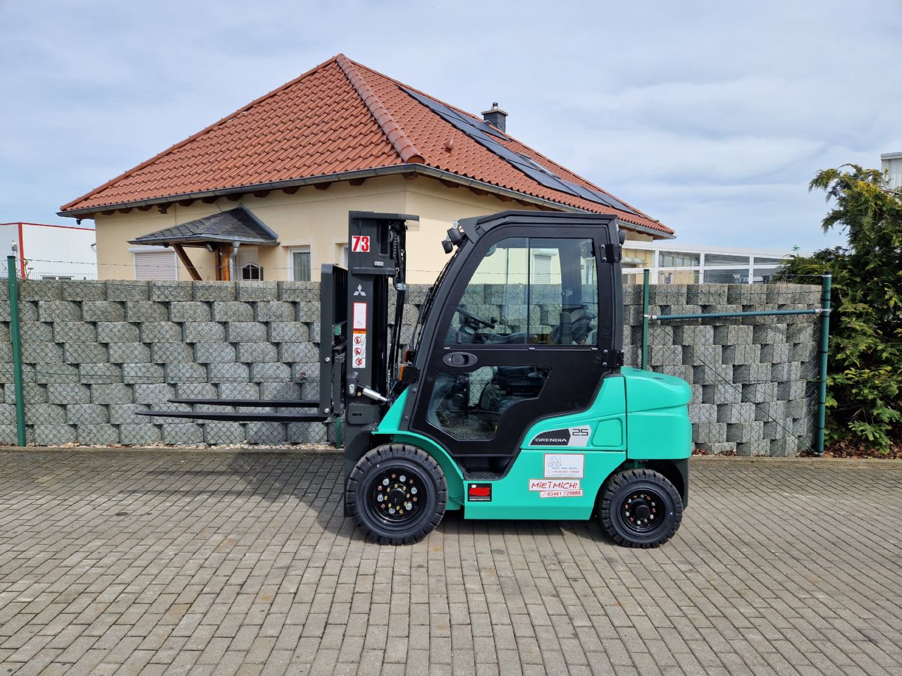 Mitsubishi FD25N3 mieten bei Stapler-Service Schütze