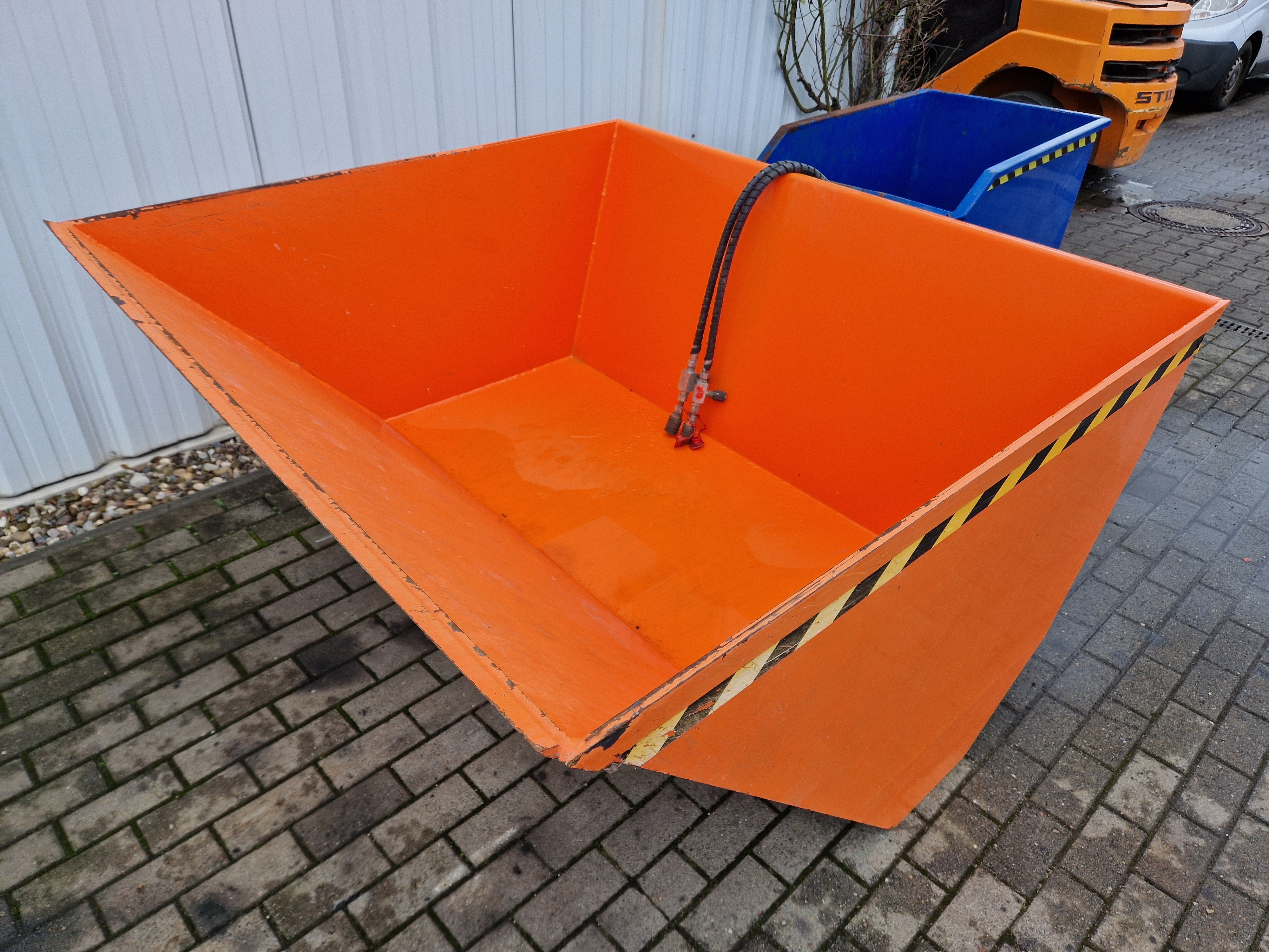 Kippmulde für Stapler (hydraulisch) mieten bei Stapler-Service Schütze