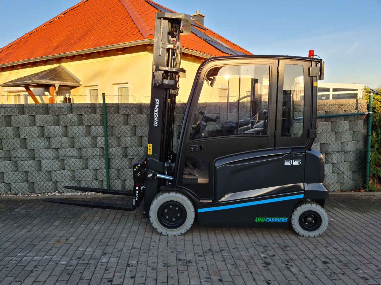 UniCarriers MX35L mieten bei Stapler-Service Schütze