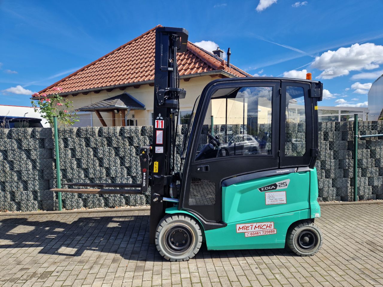 Mitsubishi FB25CN-80E mieten bei Stapler-Service Schütze