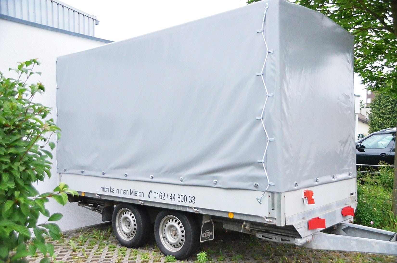 Spülmobil mieten – begehbarer Doppelachsanhänger mit 2 Gewerbespülmaschinen – 2