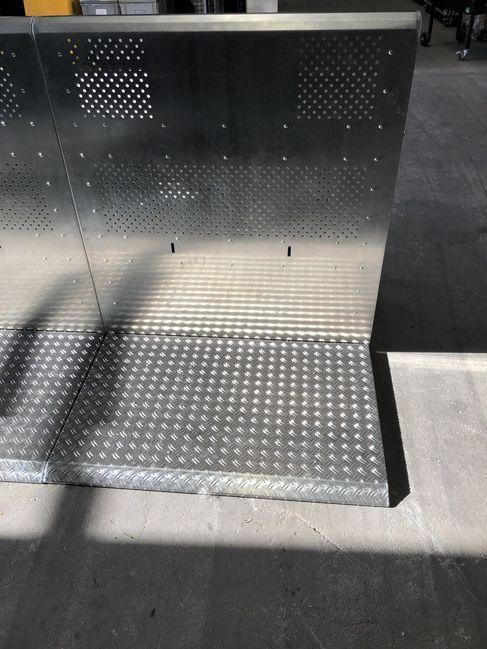 Bühnengitter mieten - Crash Barrier / Wellenbrecher / Sicherheitsabsperrung – 2