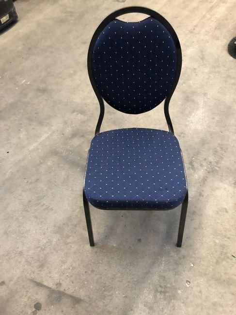 Bankettstuhl gepolstert mieten – Seminarstuhl / Polsterstuhl nach VStättVO – 2