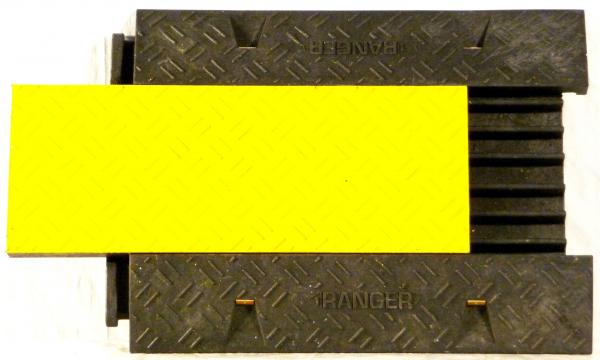 Kabelbrücke mieten – 5 Kanäle, Überfahrschutz für Kabel & Schläuche – 2