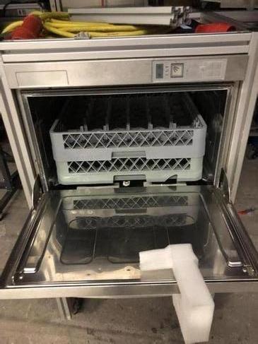Gewerbe-Spülmaschine mieten – Winterhalter GS 302, rollbar inkl. Spülkörbe