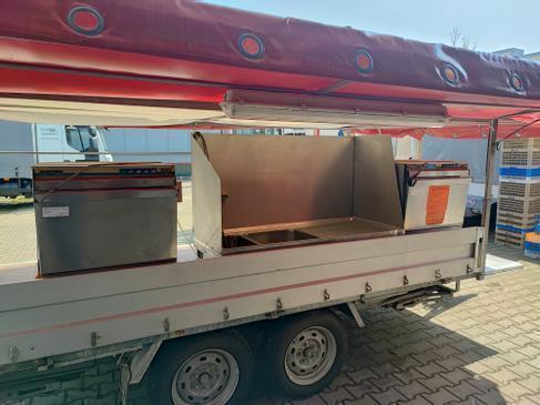 Spülmobil mieten – mobiler Geschirrspülanhänger mit roter Plane – 3