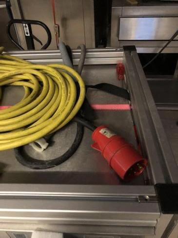 Gewerbe-Spülmaschine mieten – Winterhalter GS 302, rollbar inkl. Spülkörbe – 3