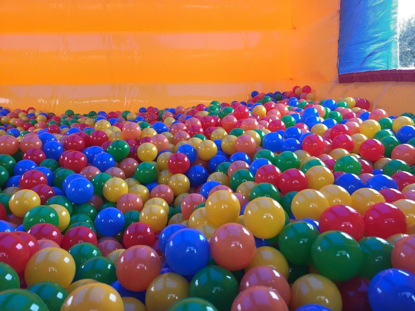 Bällebad "Zirkus" - 5m x 4m - weitere Modelle verfügbar mieten in Sale