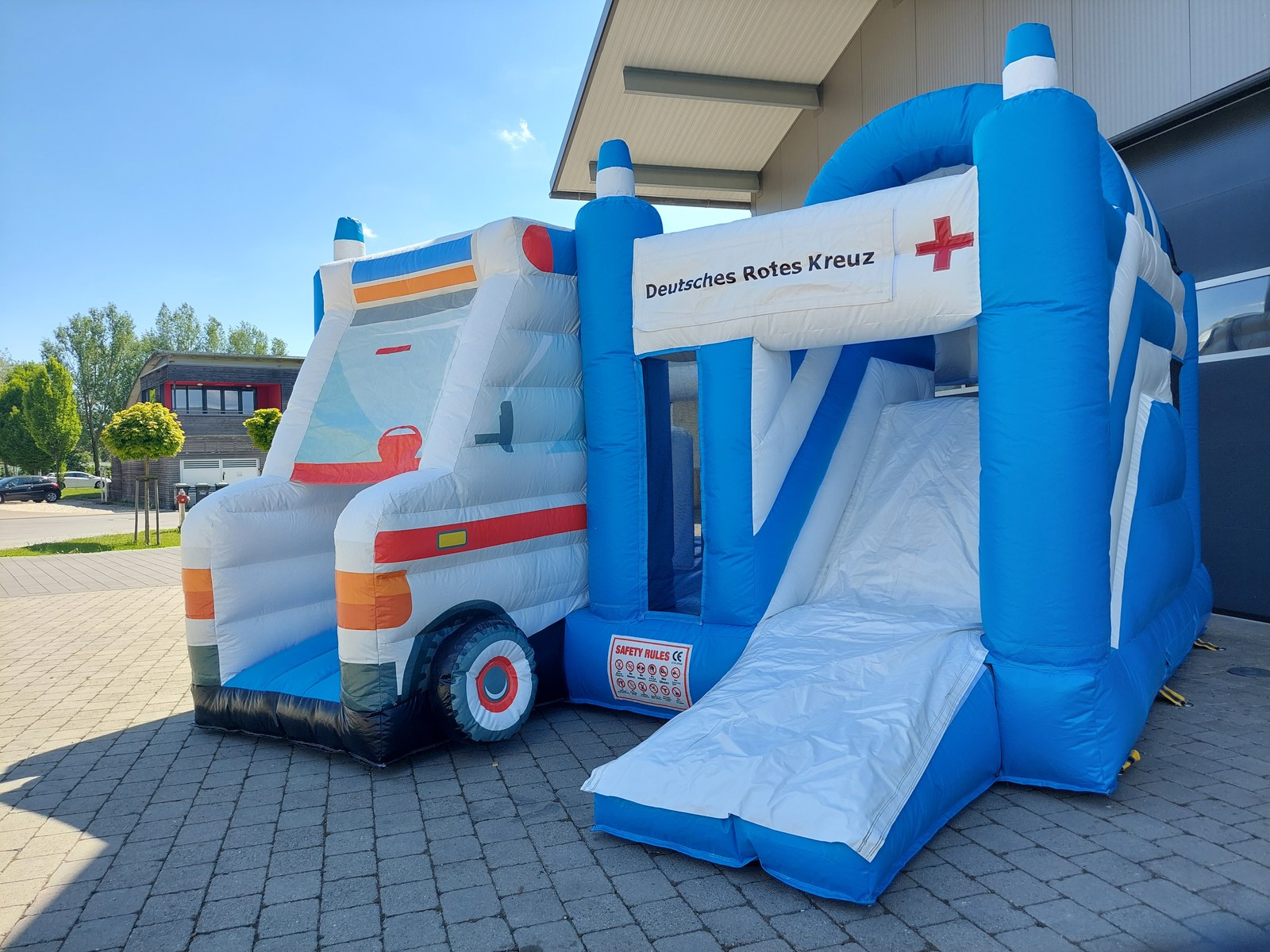 Hüpfburg "Rettungswagen" mieten in Salem – Kinderspaß fürs Fest