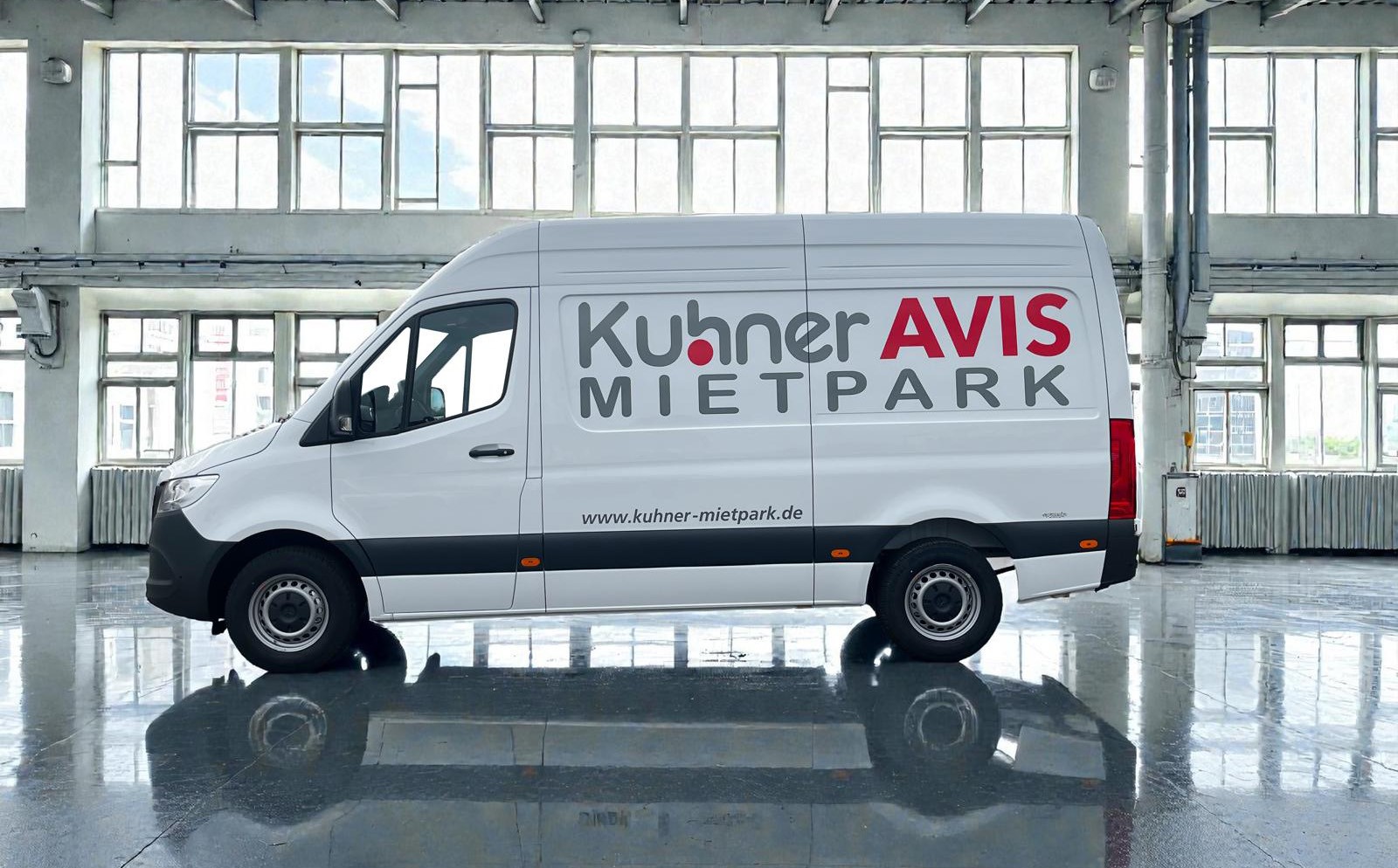 Transporter Gr. TD - 2,8 Tonner Kasten mieten bei Kuhner AVIS Mietpark