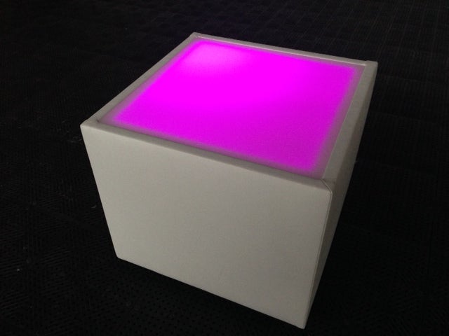 LED Akku Loungetisch 40x40cm mit Glasplatte weiß