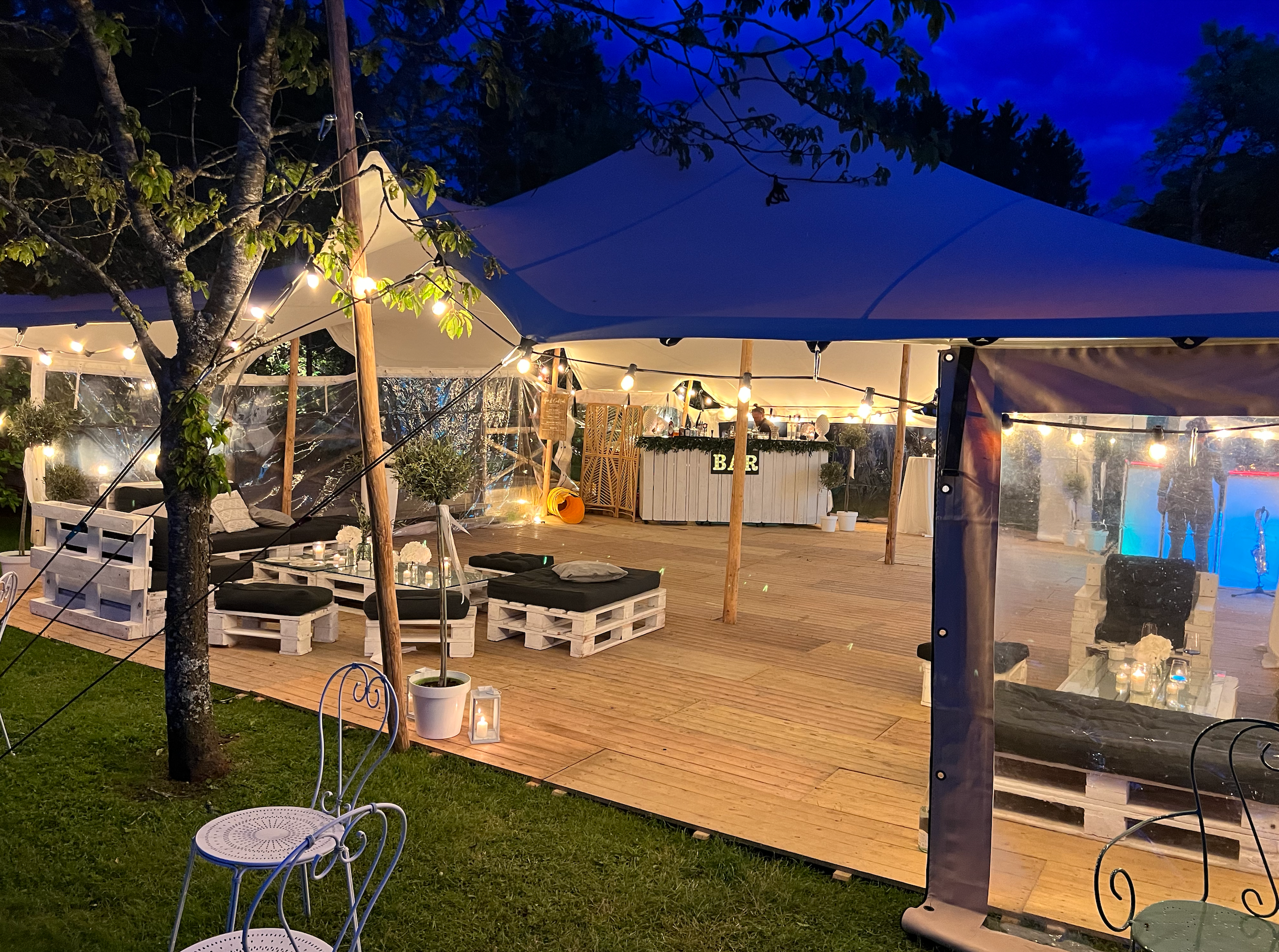 Stretchzelt mieten 7,5 x 10 m weiß/creme – 75 m² Tentickle Tipi-Zelt – 3