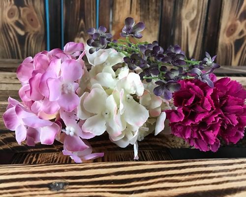 Kunstblumen mieten – Dekoblumen in Pink, Creme & Lila