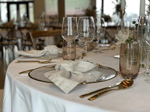 Platzteller mit Goldrand mieten – Ø 32 cm, edel für Festtafel