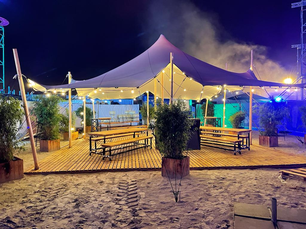 Stretchzelt mieten 7,5 x 10 m weiß/creme – 75 m² Tentickle Tipi-Zelt – 4