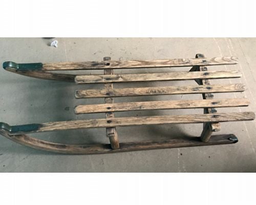 Dekoschlitten mieten – Vintage-Holzschlitten für Winterdeko