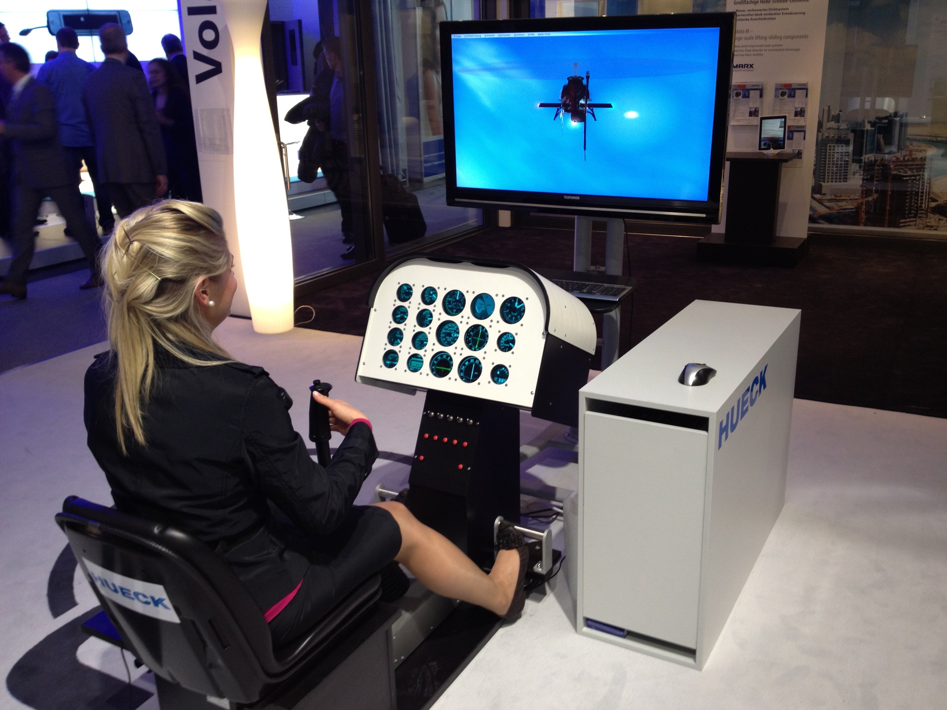 Flugsimulator mieten – Hubschrauber-Simulator (Helikopter) mit Cockpit-Steuerung – 3