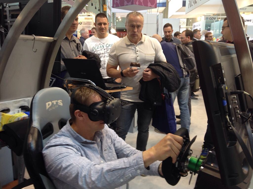 VR Rennsimulator mieten – High-End Racing-Simulator im Edelstahl-Design – 3