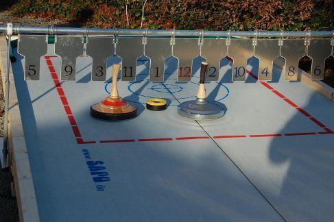 Die mobile Eisstockbahn aus dem ZDF Fernsehgarten jetzt auch mit Lattl-Gestell / Eisstockschießen / Curling Bahn / Eisstockbahn mieten – 2