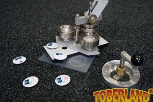 Buttonmaschine mieten bei TOBERLAND