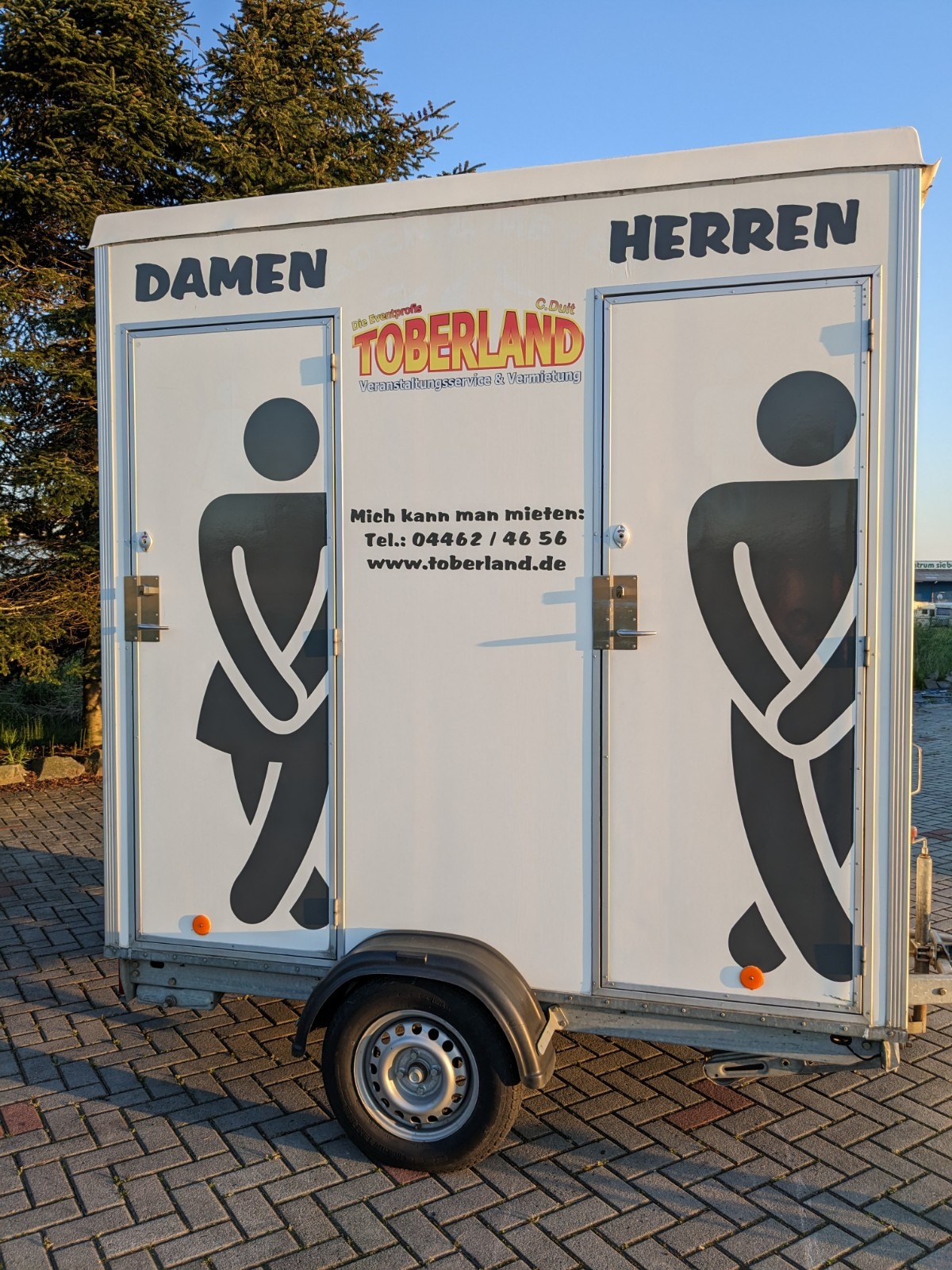 WC-Wagen mieten bei TOBERLAND