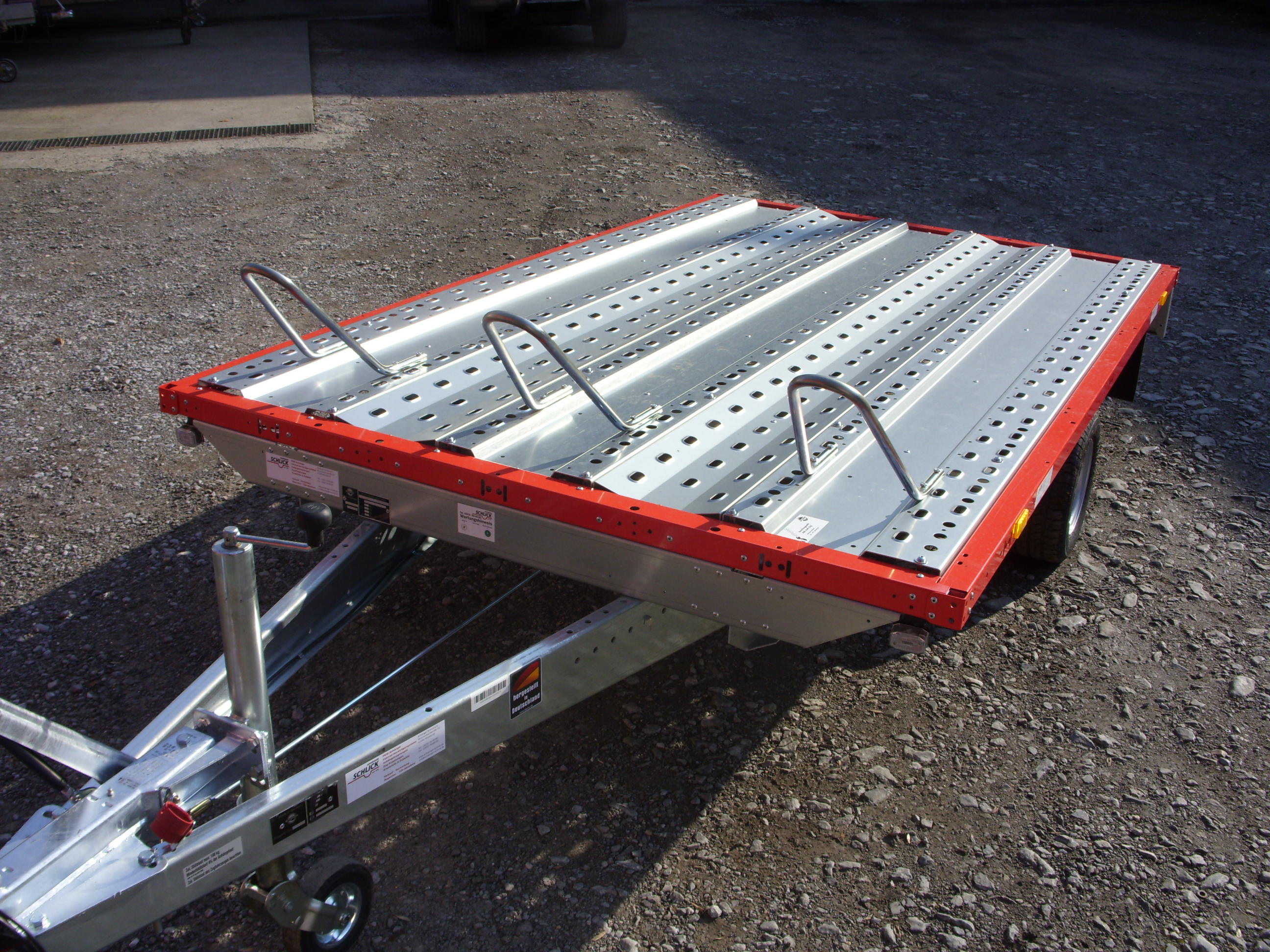 Mietanhaenger Gruppe O (1500 kg) Motorradtransporter 100 km/h, 3 Maschinen mieten mieten