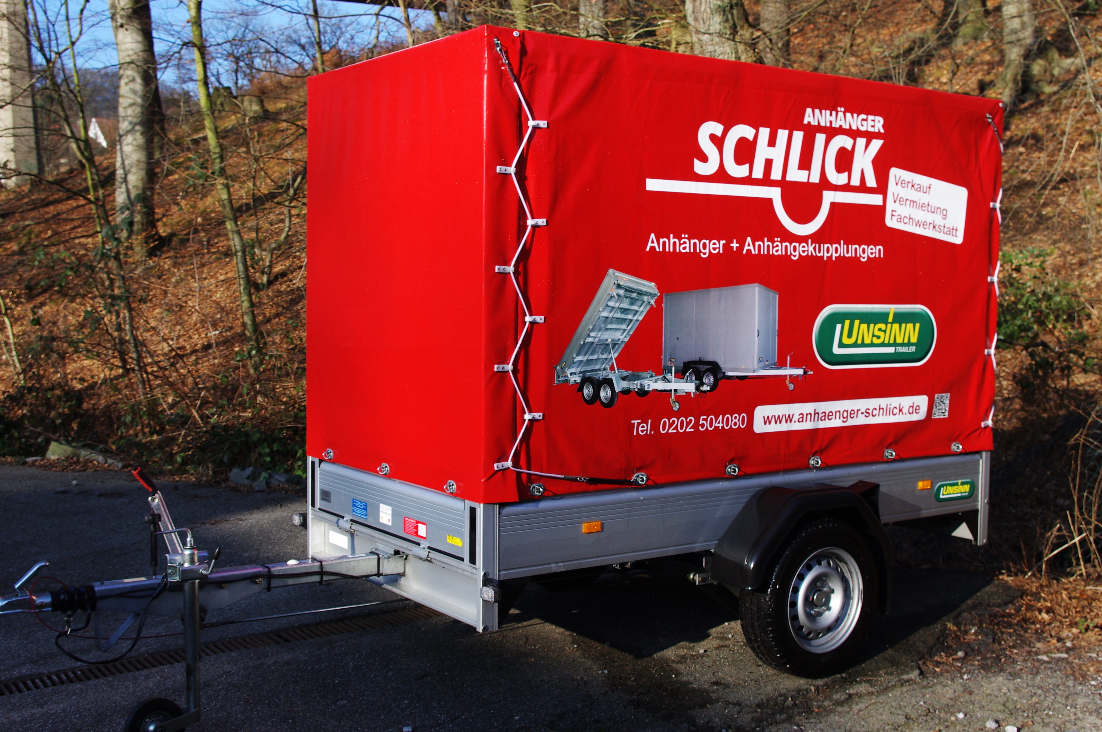 Mietanhaenger Gruppe C (1300 kg) Hochplane 100 km/h, 250 x 126 x 160 cm mieten mieten