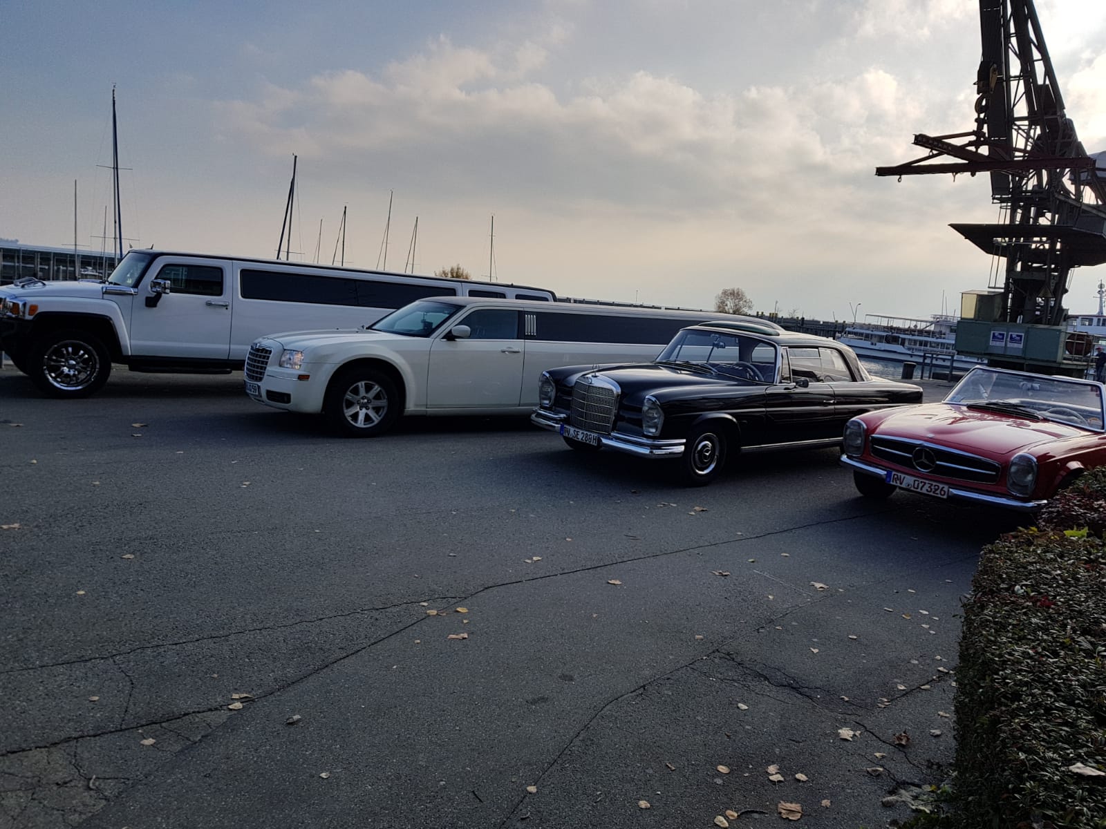 Stretchlimousine leihen – Hummer H3, Chrysler C300 & Mercedes Oldtimer als Hochzeitsfahrzeug