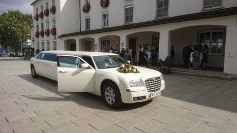 Stretchlimousine mieten – Chrysler C300, Hummer H3 & Mercedes Oldtimer für Hochzeit & Party