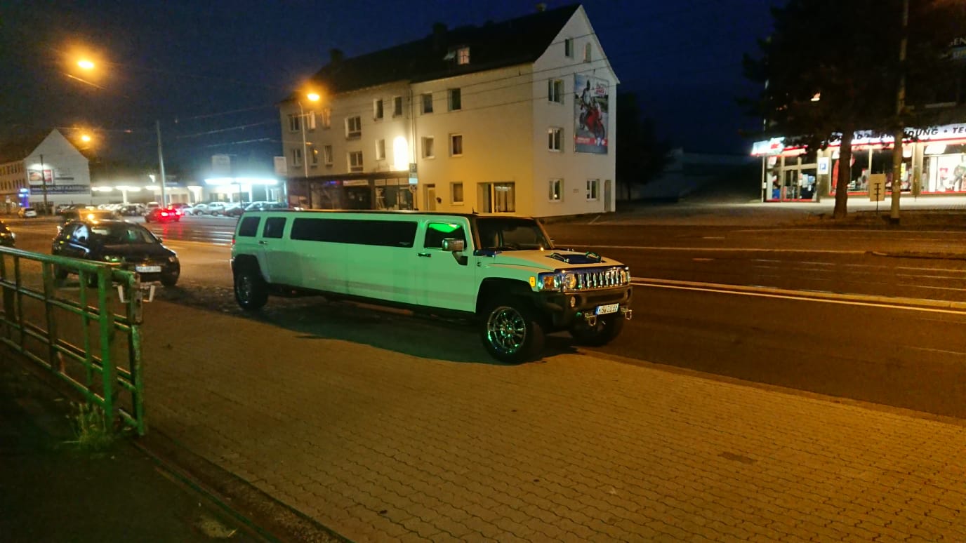 Stretchlimousine leihen – Hummer H3, Chrysler C300 & Mercedes Oldtimer als Hochzeitsfahrzeug – 4
