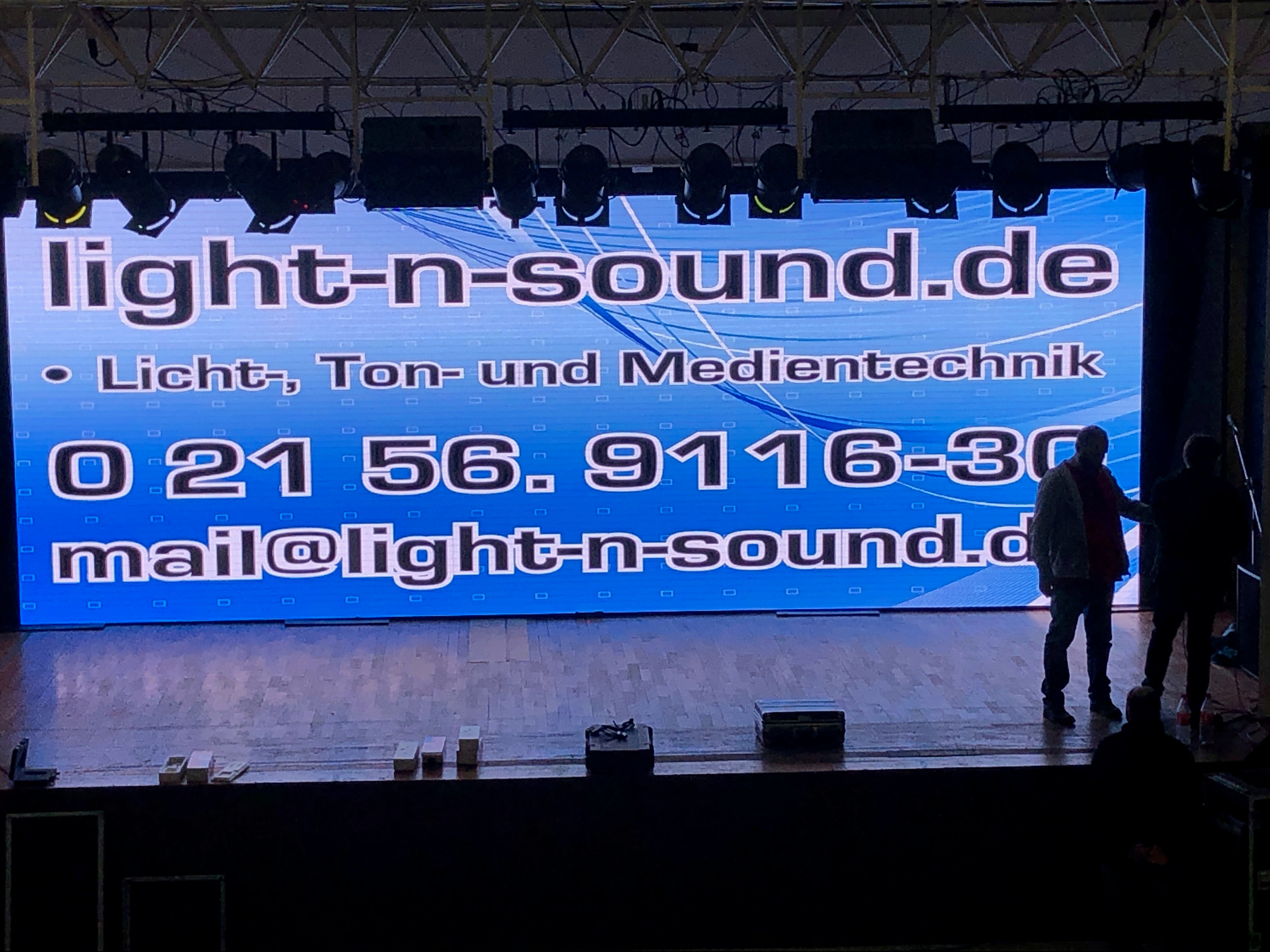 LED-Trailer mieten - 12 m² LED-Wand P3.9, in-/outdoor – 4