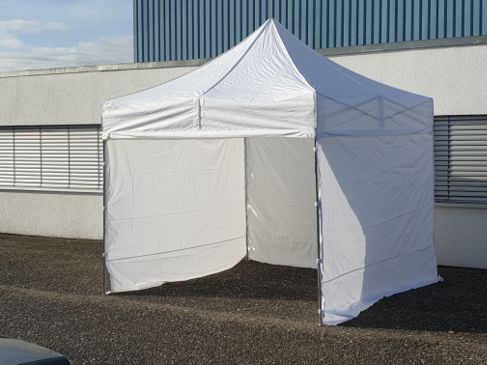 Faltzelt 3x3 m mit Seitenwänden mieten – weißes Partyzelt für Garten & Event