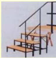 Bühnentreppe mieten – 2-stufig, Aluminium mit Buchenholzauftritt