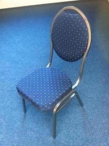 Bankettstuhl mieten – elegant für jeden Anlass