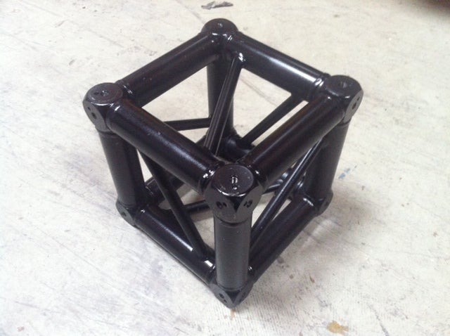 F34 Traversen-Ecke schwarz mieten – 3 Abgänge für Messe & Event