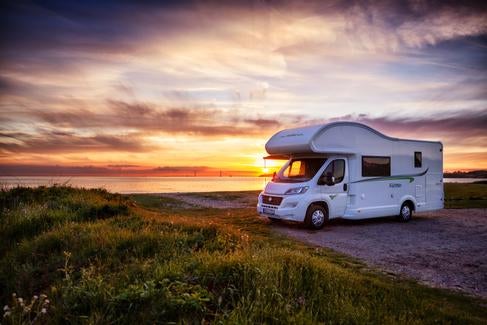 Wohnmobil Forster Alkoven 699EB Livin' up 2020 mieten – 5 Schlafplätze