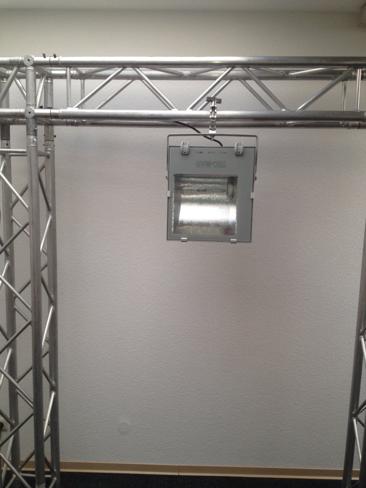 HQI Außen-Flutlicht TEC-MAR 400 W mieten – IP65, witterungsfest – 3