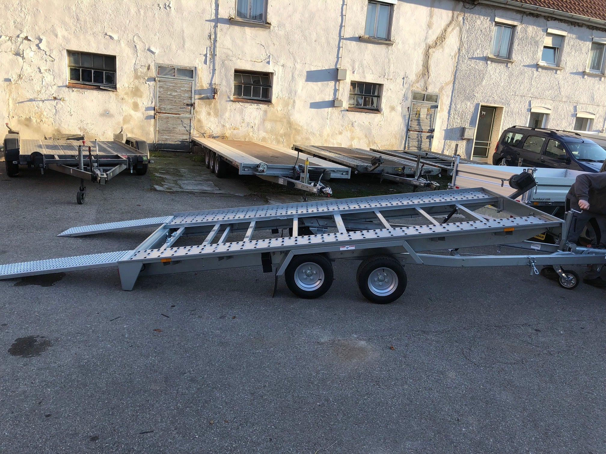XL Autotransportanhänger mieten – Hochlader mit Seilwinde, abkippbar, 2,7 t – 2