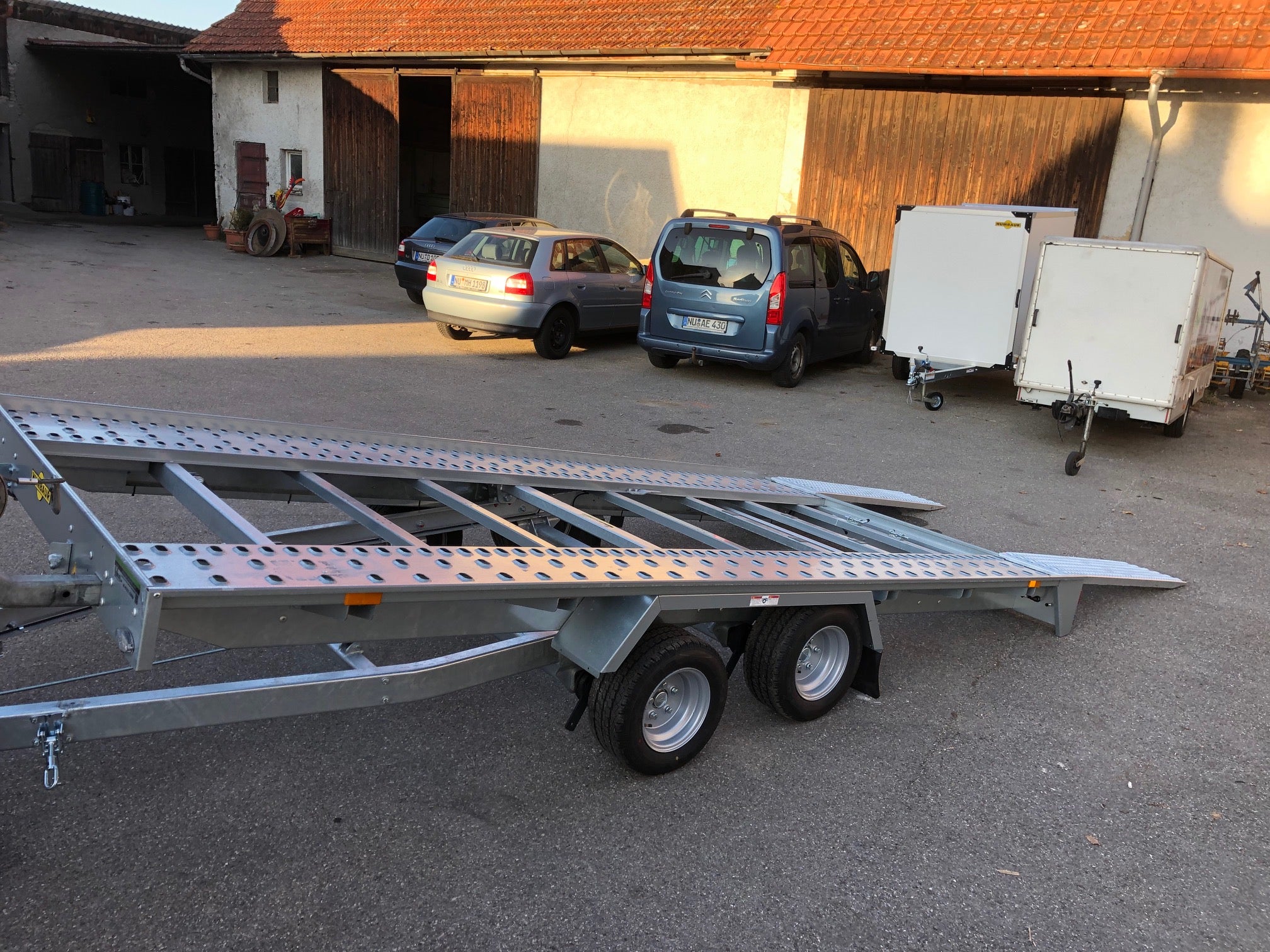 XL Autotransportanhänger mieten – Hochlader mit Seilwinde, abkippbar, 2,7 t – 3