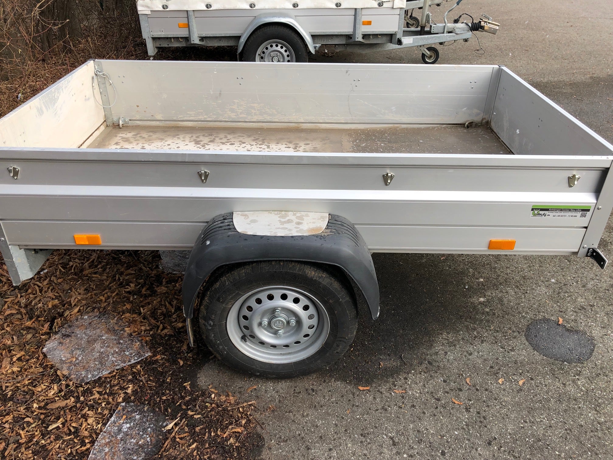 PKW-Anhänger ohne Plane mieten – Größe S, Tieflader, 750 kg, ohne BE-Führerschein – 3