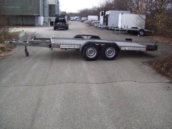 XL Autotransportanhänger mieten – Tieflader, hydraulisch kippbar mit Seilwinde, 3,0 t – 3