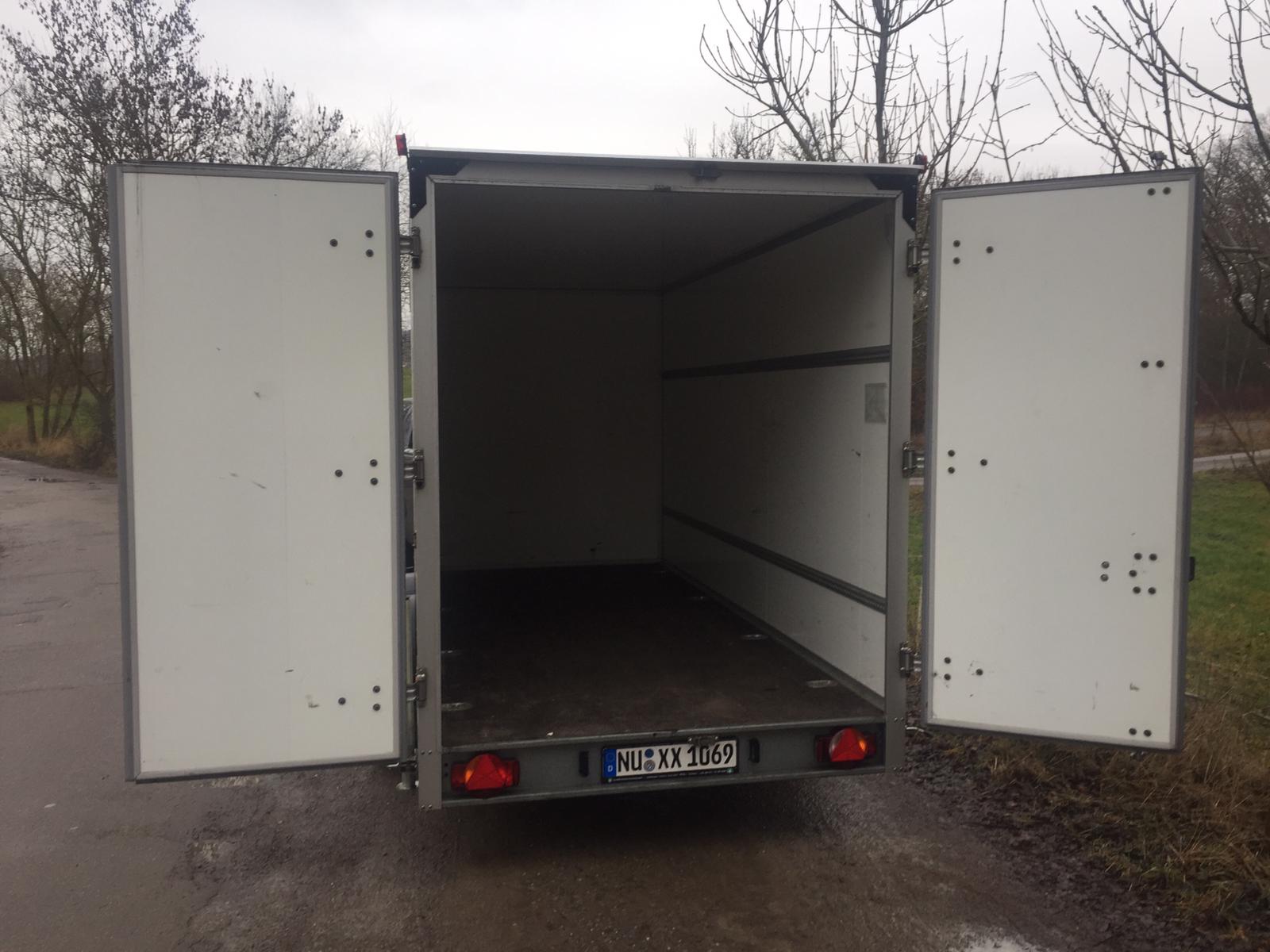 XL Kofferanhänger mit Türen mieten – geschlossen, 200 cm, 2.500 kg, 2-achsig – 4